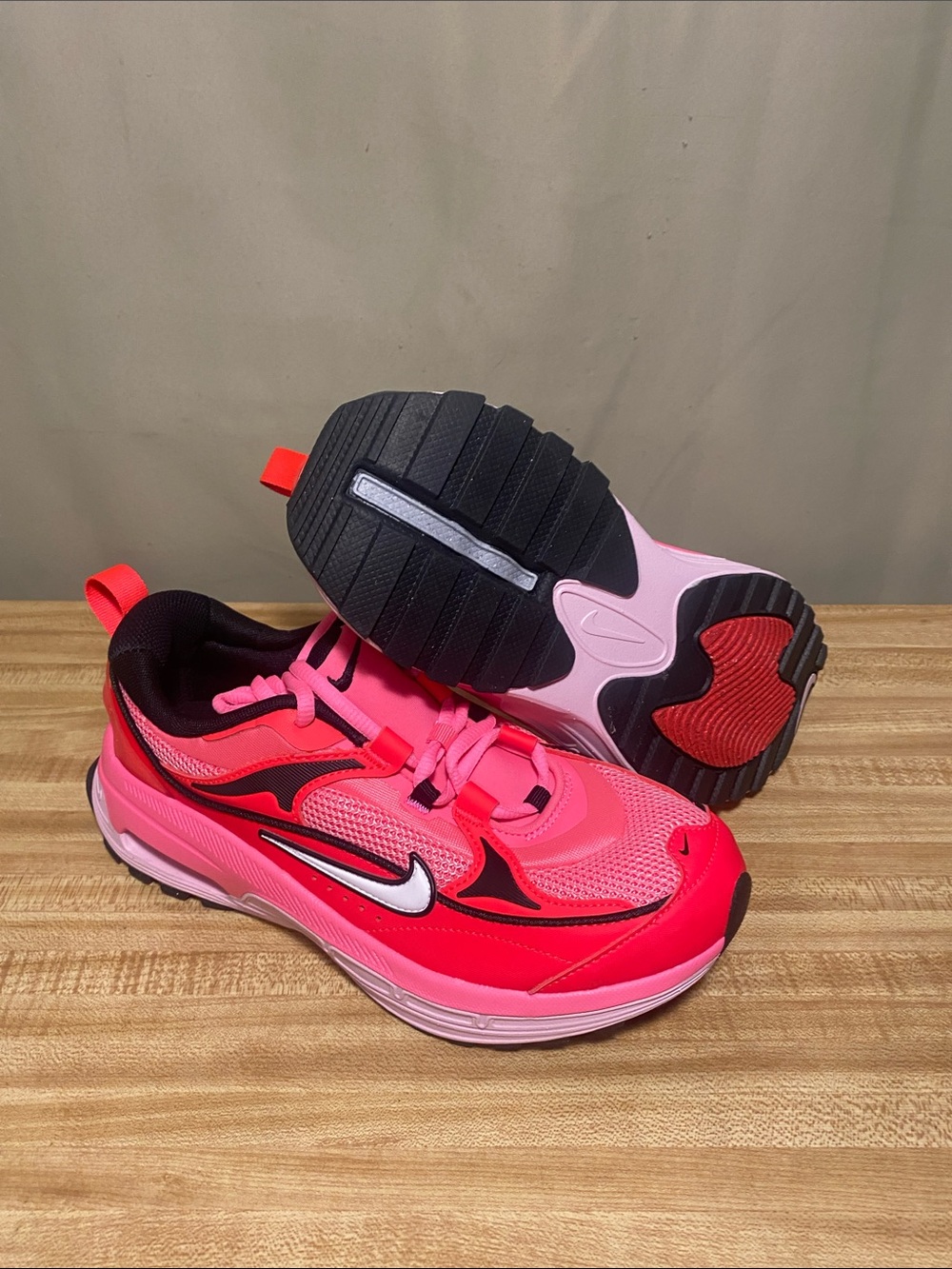 Nike Air Max Bliss Next Nature Laser Pink Solar Red Black Running Shoes Womens 8 - Picture 7 of 7